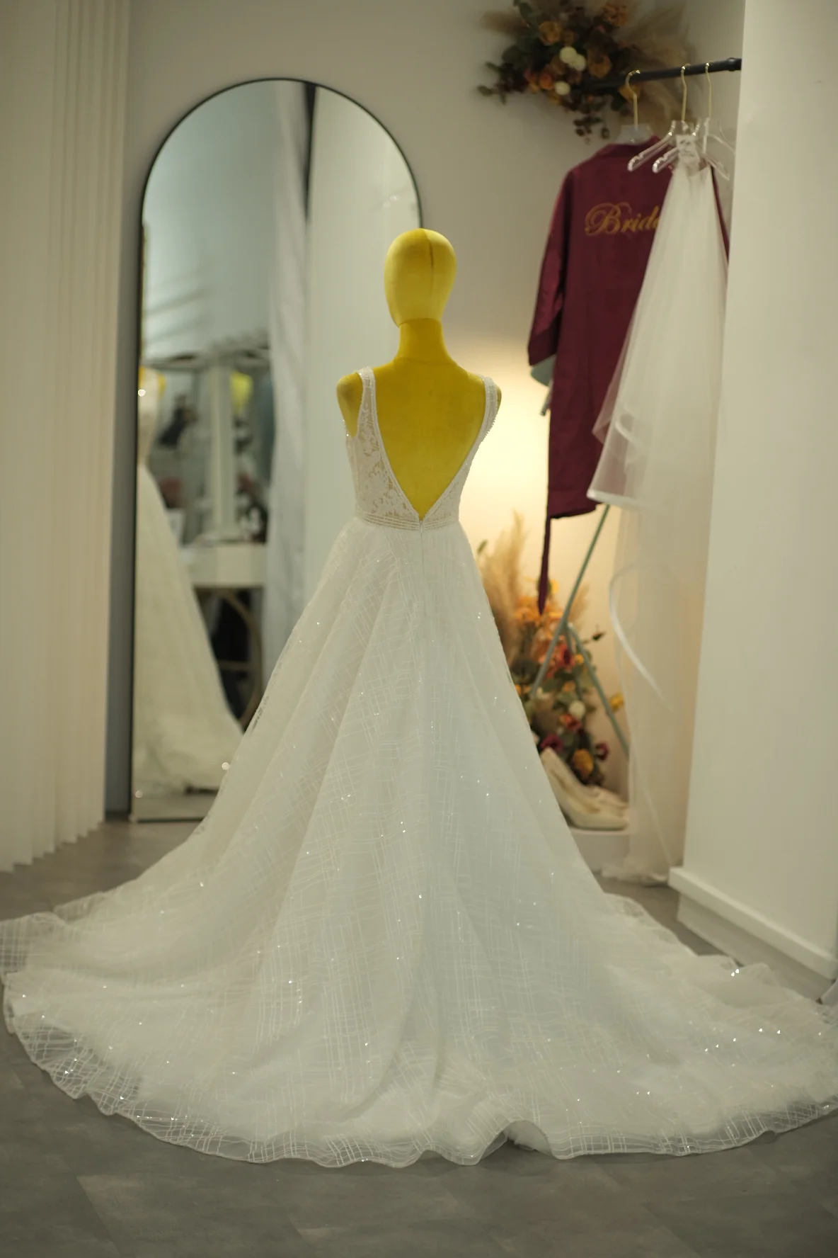BG-WED-AME-10047 WEDDING GOWN LUX FABRIC HALF LACE WITH BEADED SIZE M  BUST 84-86 WAIST 68-70 HIPS 98 - Image 8
