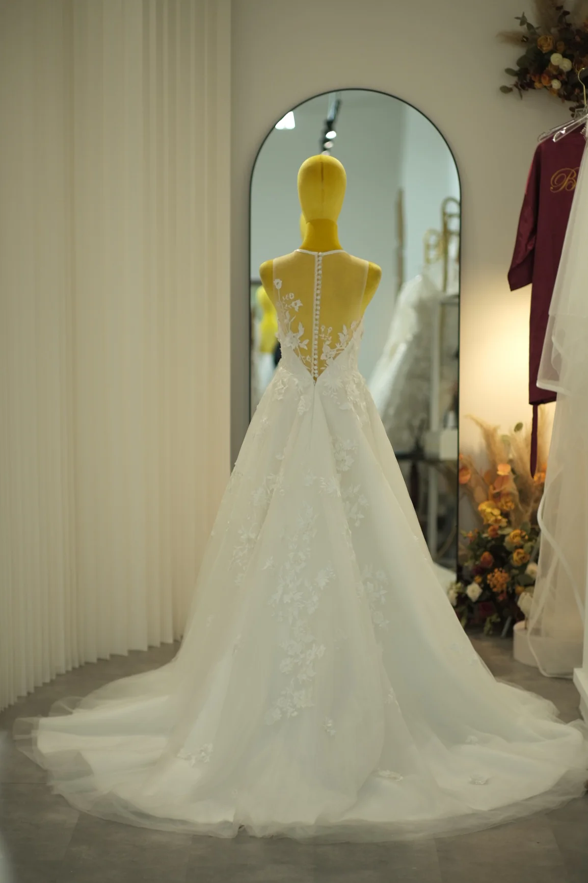 BG-WED-AME-10048 WEDDING GOWN LUX FABRIC HALF LACE WITH 3D LACE SIZE M  BUST 84-86 WAIST 68-70 HIPS 98 - Image 6