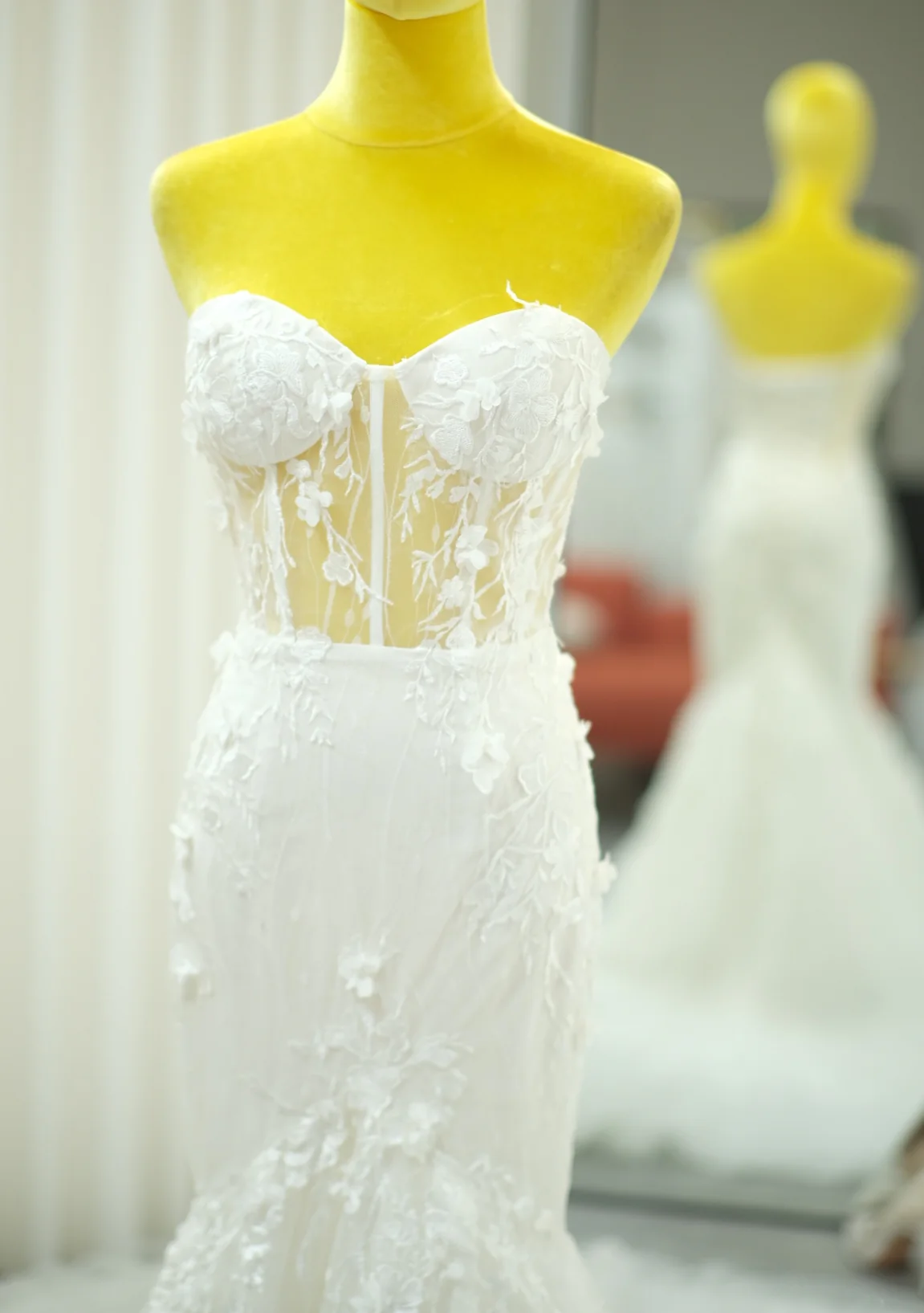 BG-WED-AME-10043 WEDDING GOWN LUX 3D LACE WITH SIZE S BUST 80-84 WAIST 66-68 HIPS 96 - Image 8