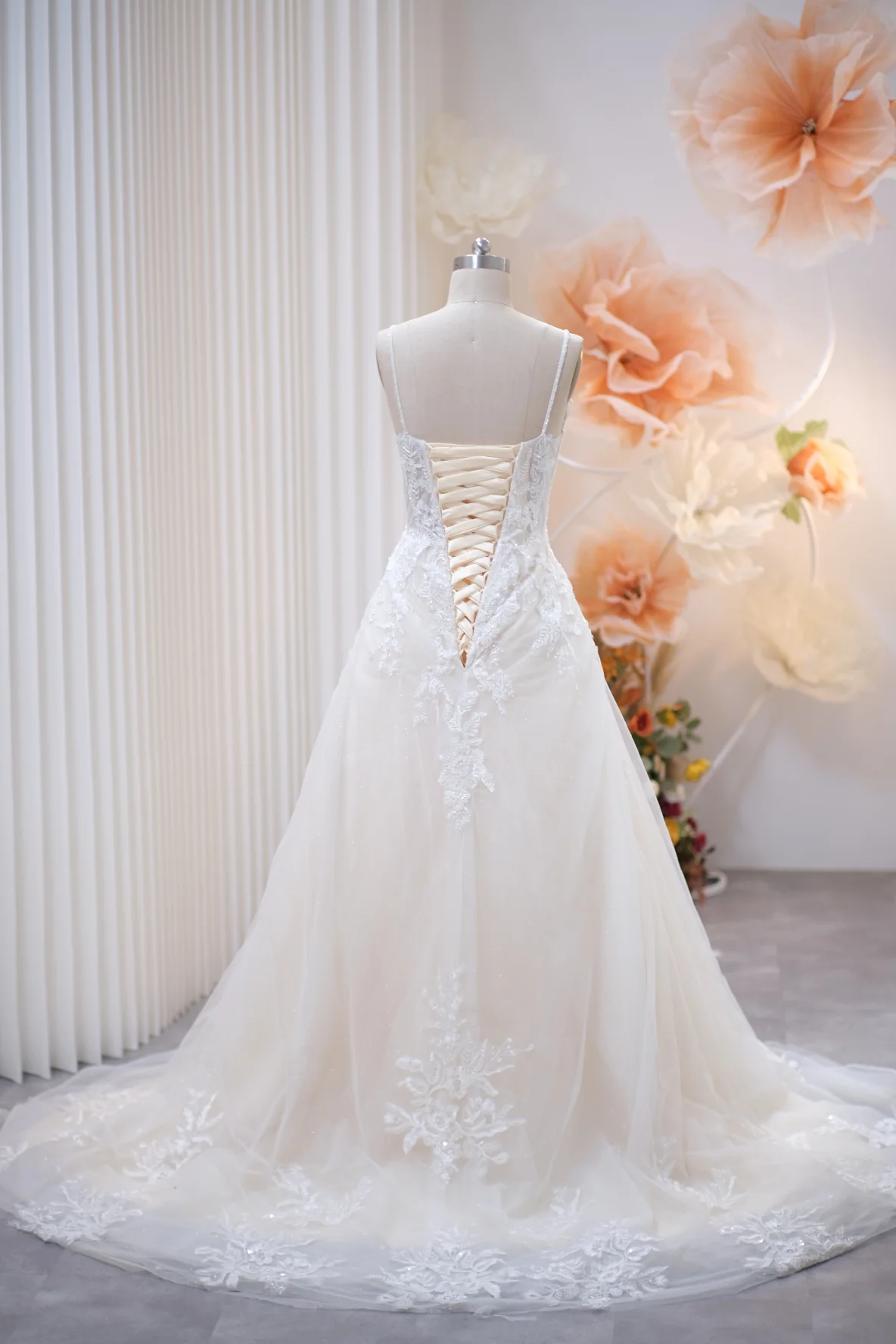BG-WED-AME-10059 WEDDING GOWN LUX FABRIC Full Gliter WITH BEADED SIZE M BUST 84-86 WAIST 68-70 - Image 4