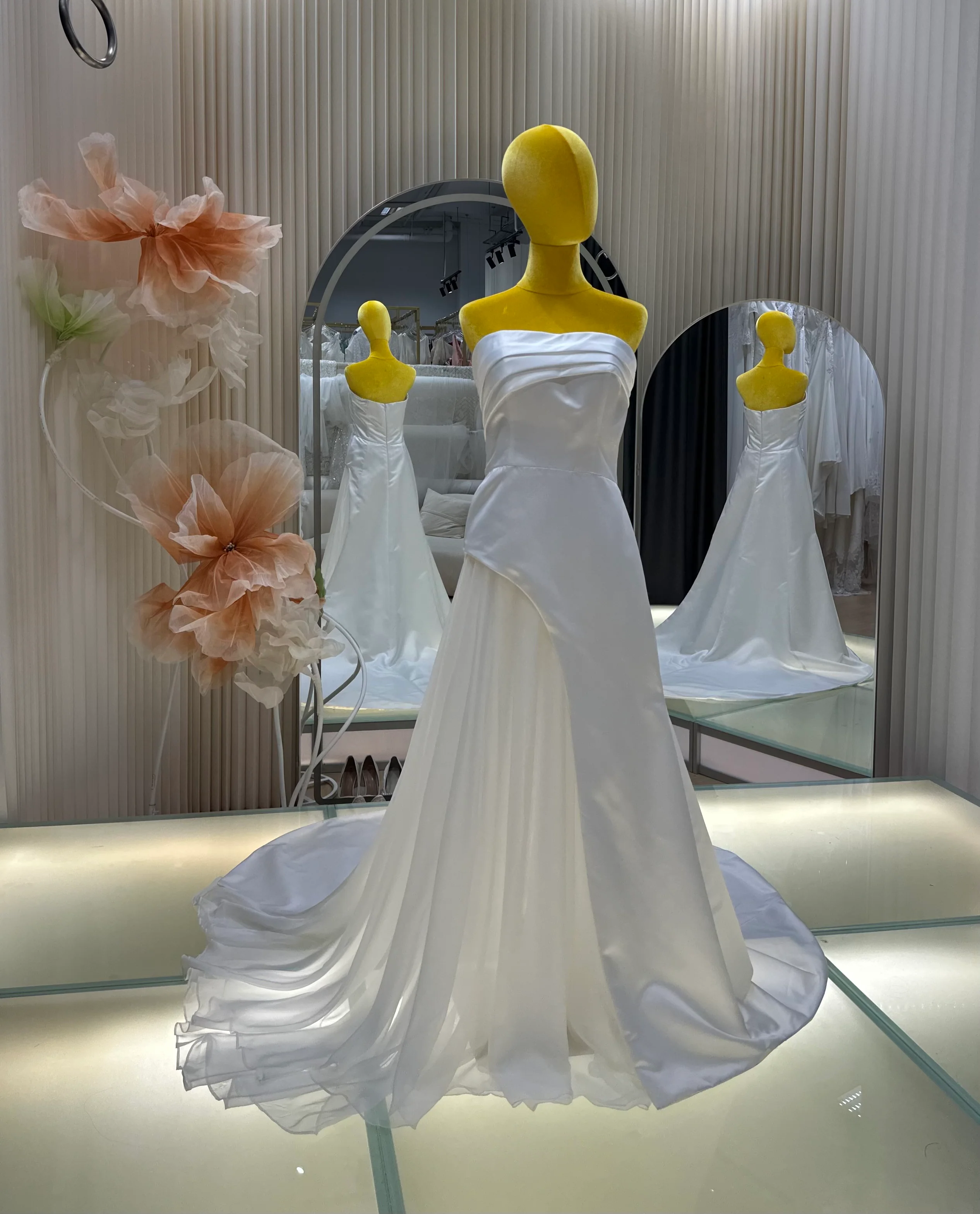 BG-WED-AME-10111 WEDDING GOWN PREMIUM FABRIC PLAIN WITH PLEATED SIZE XL BUST 91 WAIST 77 - Image 6