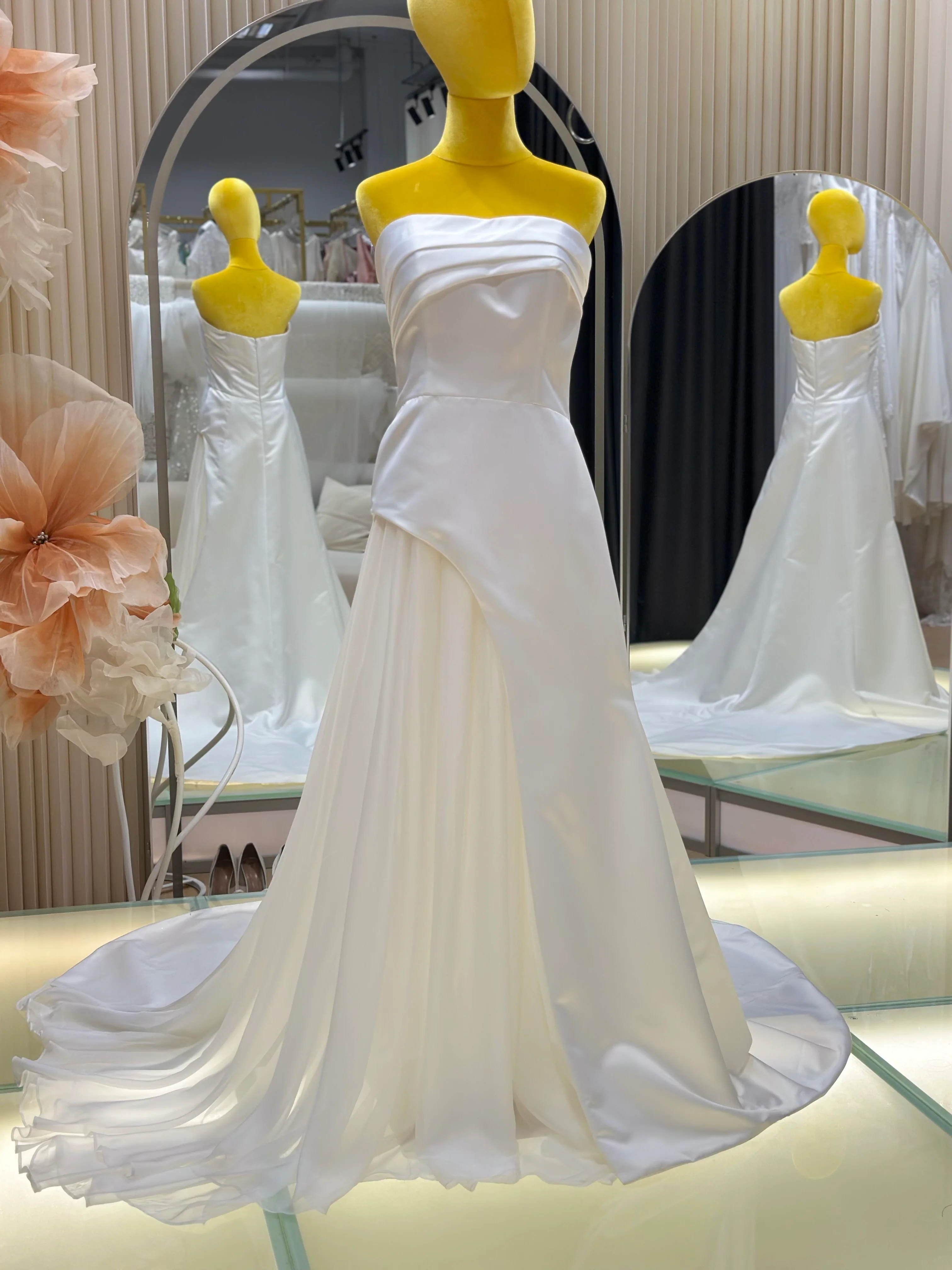 BG-WED-AME-10111 WEDDING GOWN PREMIUM FABRIC PLAIN WITH PLEATED SIZE XL BUST 91 WAIST 77 - Image 8