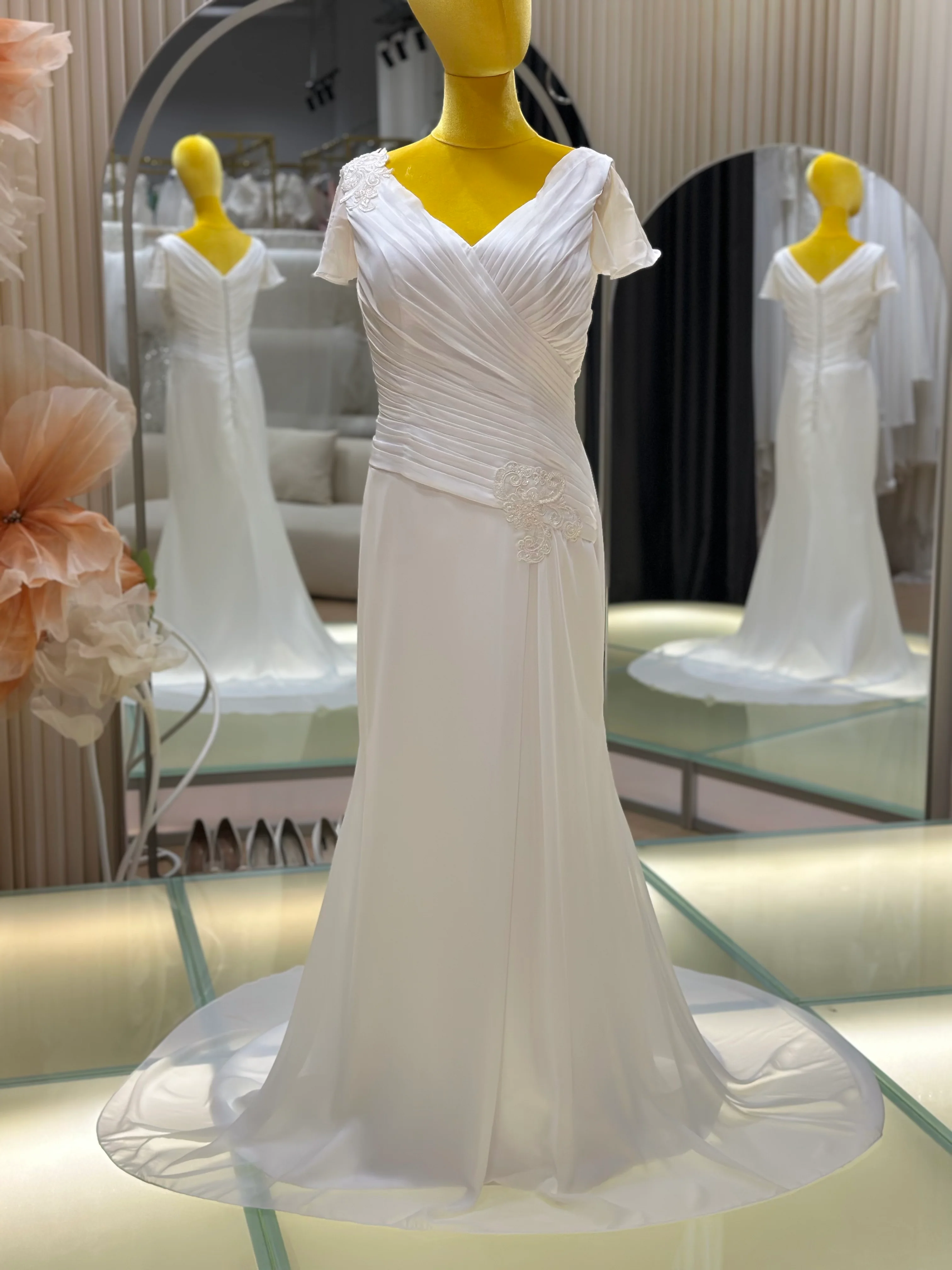 BG-WED-AME-10120 WEDDING GOWN FABRIC PLAIN WITH PLEATED SIZE 3XL BUST 99 WAIST 81 - Image 3