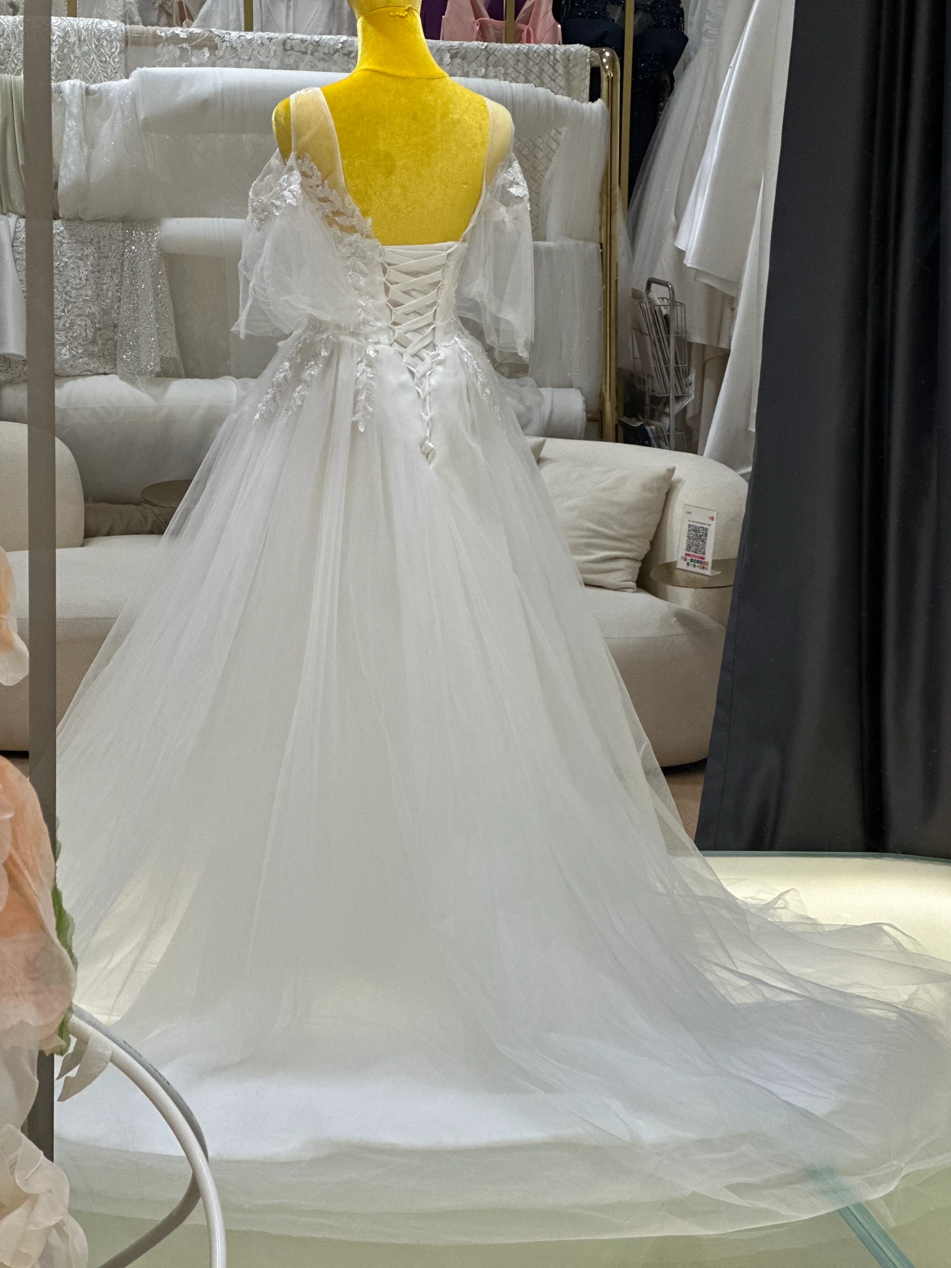 BG-WED-AME-10141 WEDDING GOWN FABRIC HALF LACE WITH BEADED SIZE M-XL BUST 84-94 WAIST 68-76 - Image 6