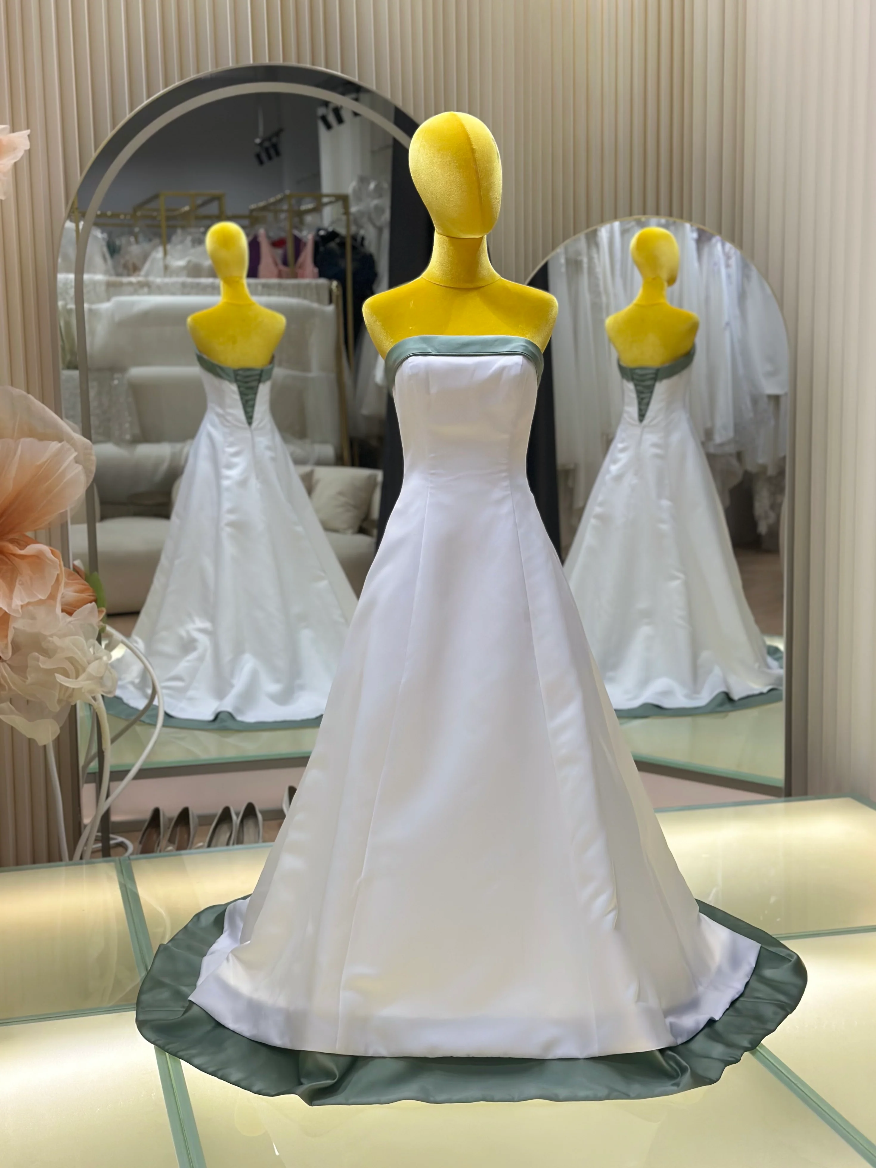 BG-WED-AME-10151 WEDDING GOWN PREMIUM FABRIC PLAIN WITH PLEATED GREEN SIZE L BUST 88 WAIST 71 - Image 2