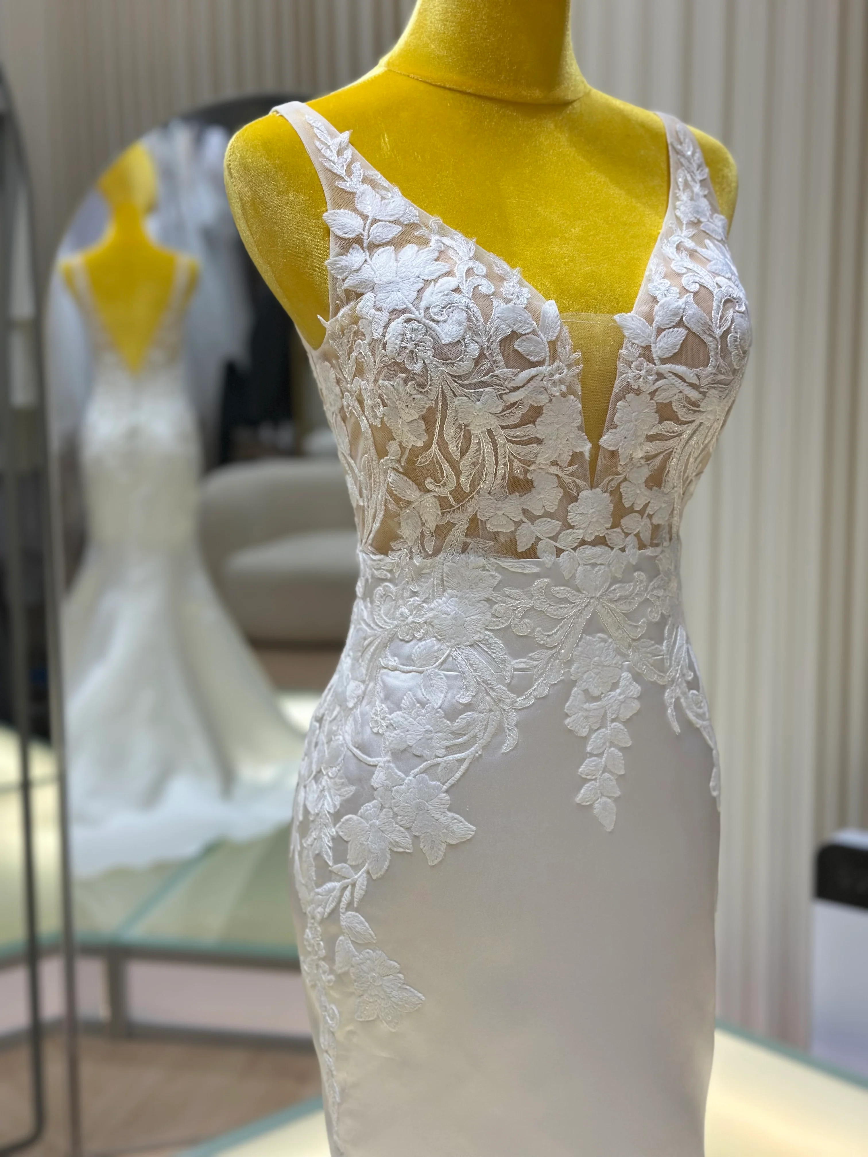 BG-WED-AME-10153 WEDDING GOWN LUX FABRIC HALF LACE SIZE M BUST 84 WAIST 68 - Image 8