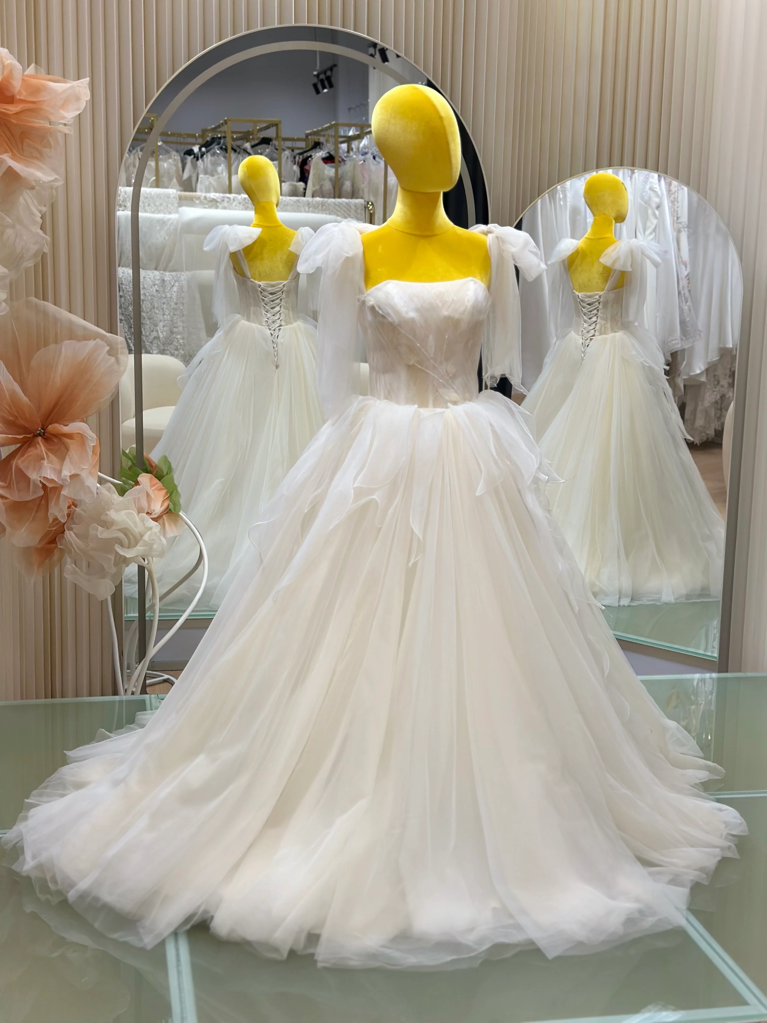 BG-WED-AME-10161 WEDDING GOWN LUX FABRIC HALF LACE WITH BEADS SIZE M-XL BUST 84-92 WAIST 68-76 - Image 2