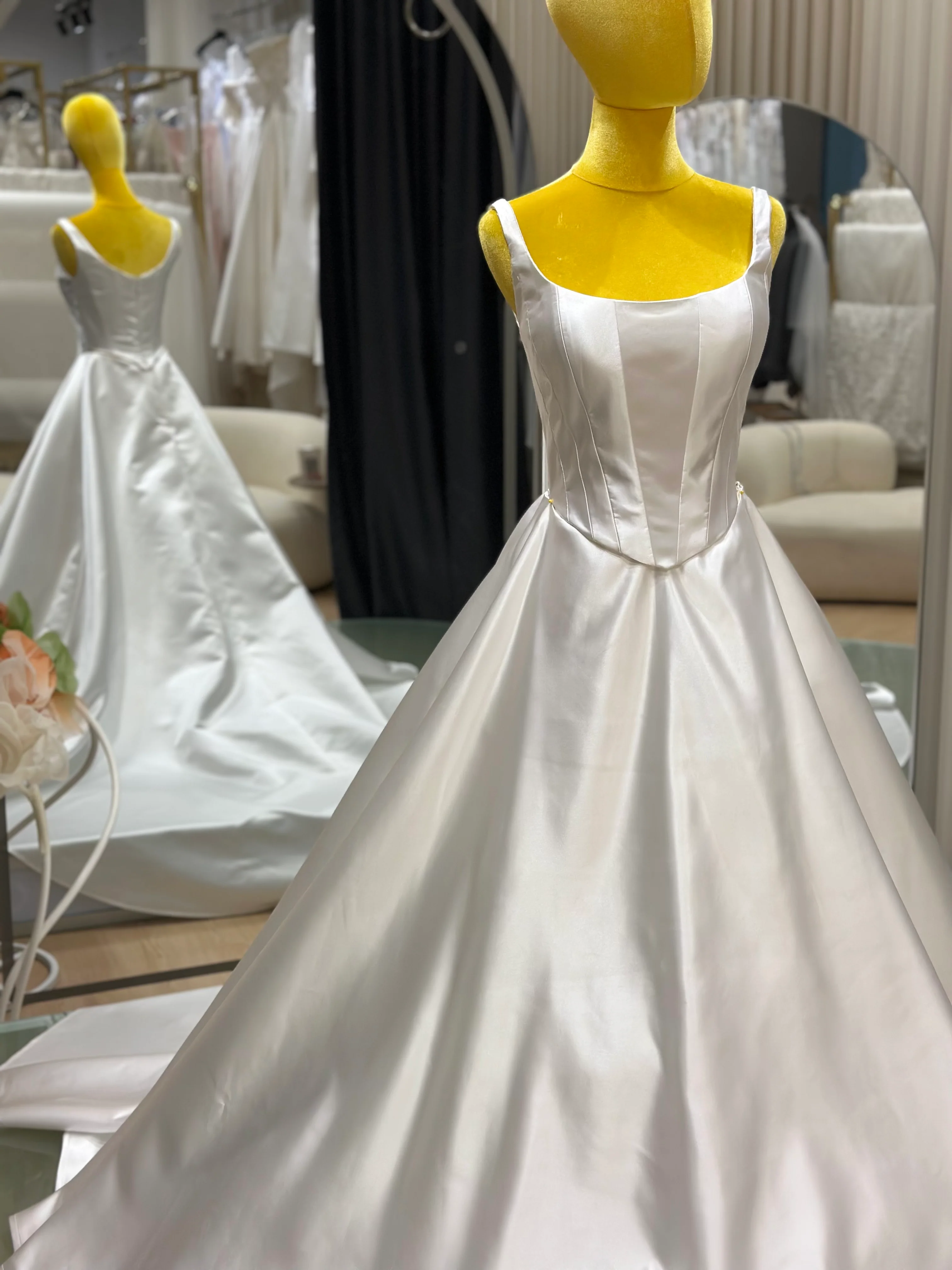 BG-WED-AME-10162 WEDDING GOWN PREMIUM FABRIC PLAIN WITH PLEATED 2 PIECES SIZE L BUST 87 WAIST 74 - Image 3
