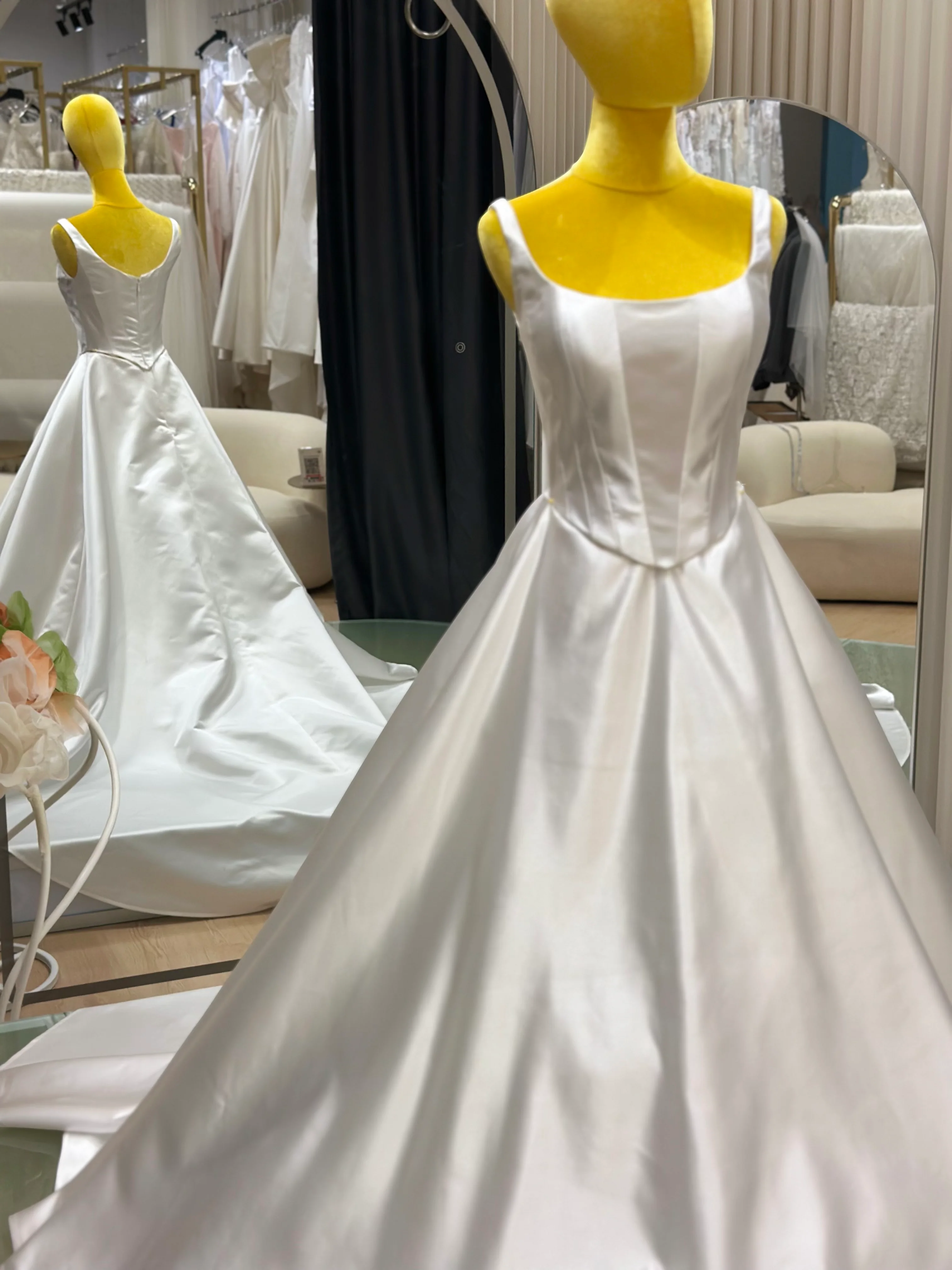 BG-WED-AME-10162 WEDDING GOWN PREMIUM FABRIC PLAIN WITH PLEATED 2 PIECES SIZE L BUST 87 WAIST 74 - Image 4