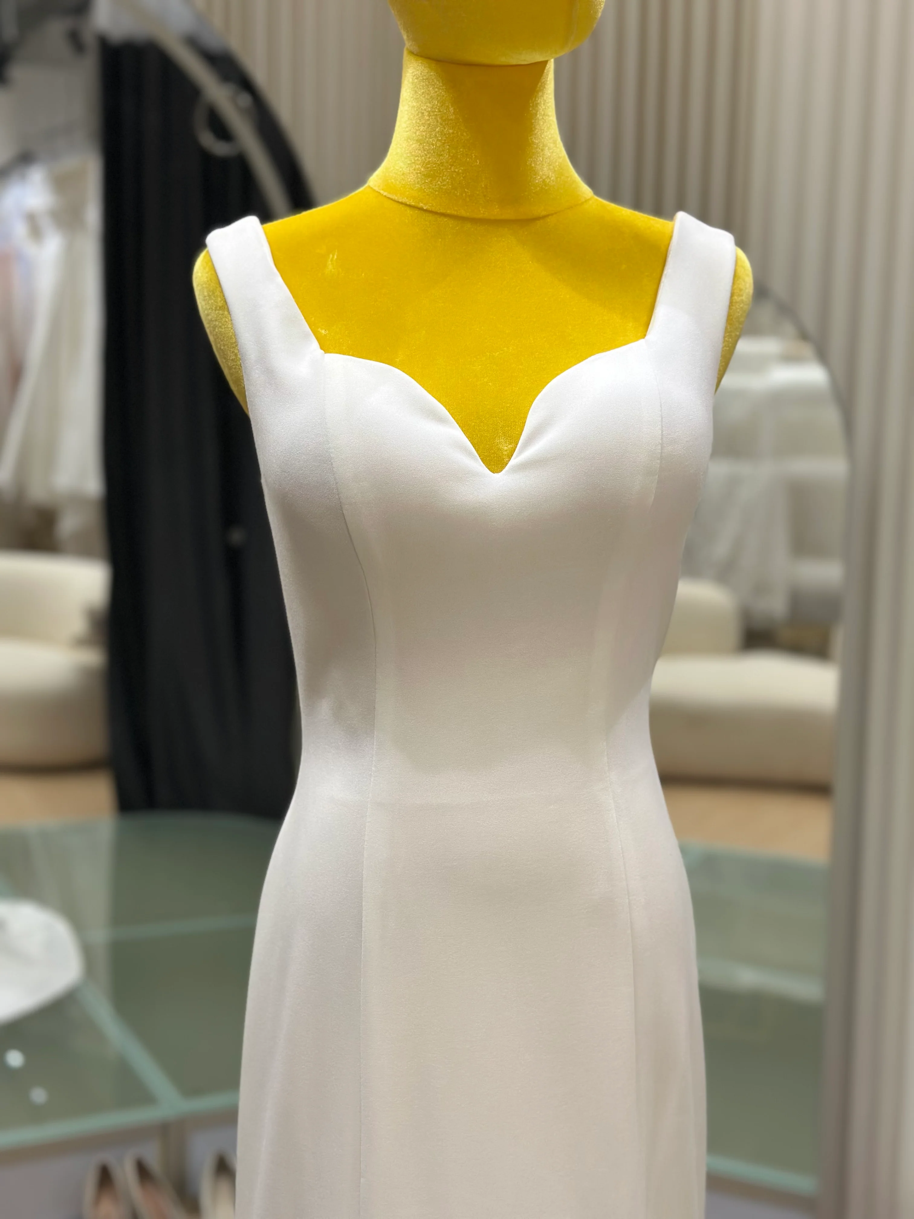 BG-WED-AME-10163 WEDDING GOWN PREMIUM FABRIC PLAIN WITH PLEATED SIZE L BUST 89 WAIST 71 - Image 5
