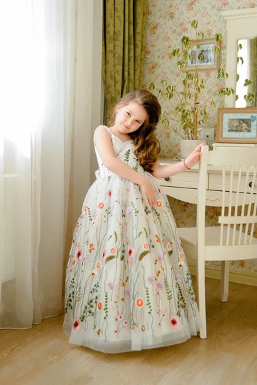 Children's Dress Sleeveless Piano Performance Costume - Image 3
