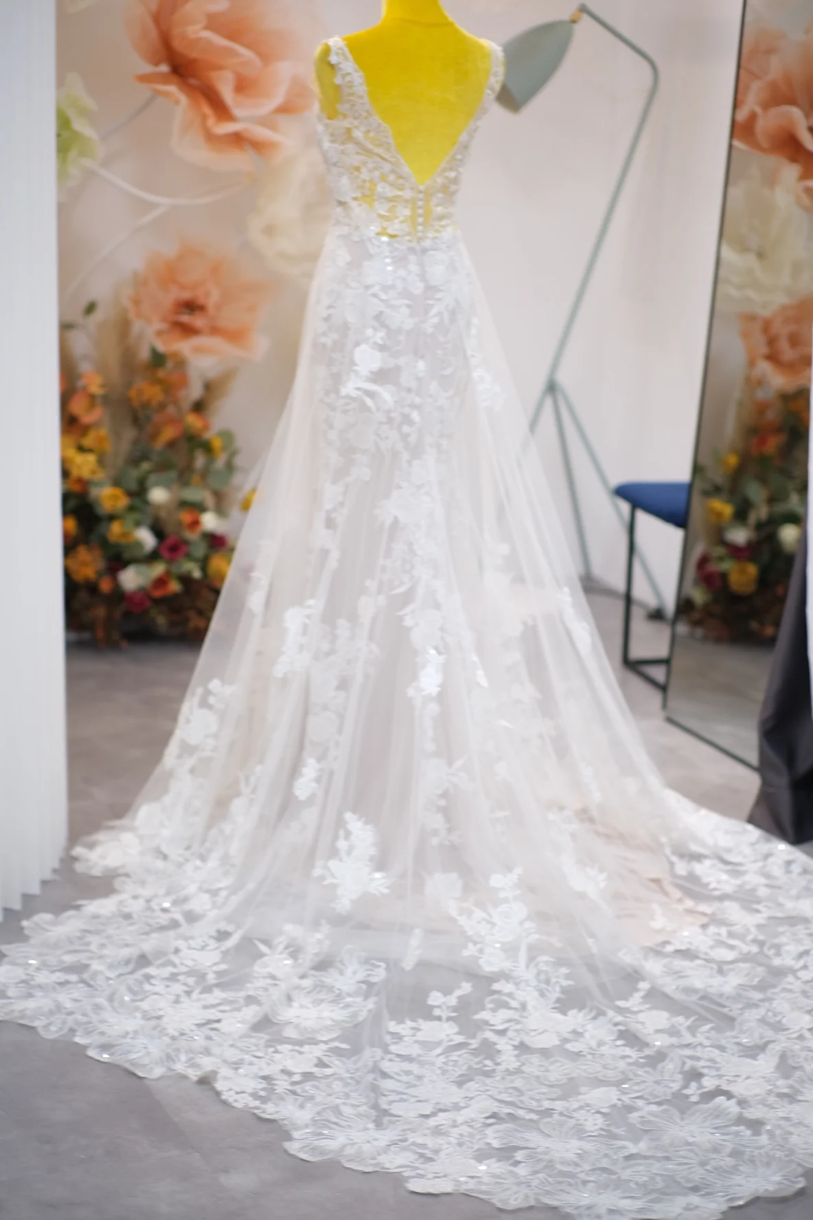 WEDDING GOWN LUX FABRIC, FULL FABRIC LACE SIZE S BUST 80-84 WAIST 66-68 HIPS 96 - Image 9