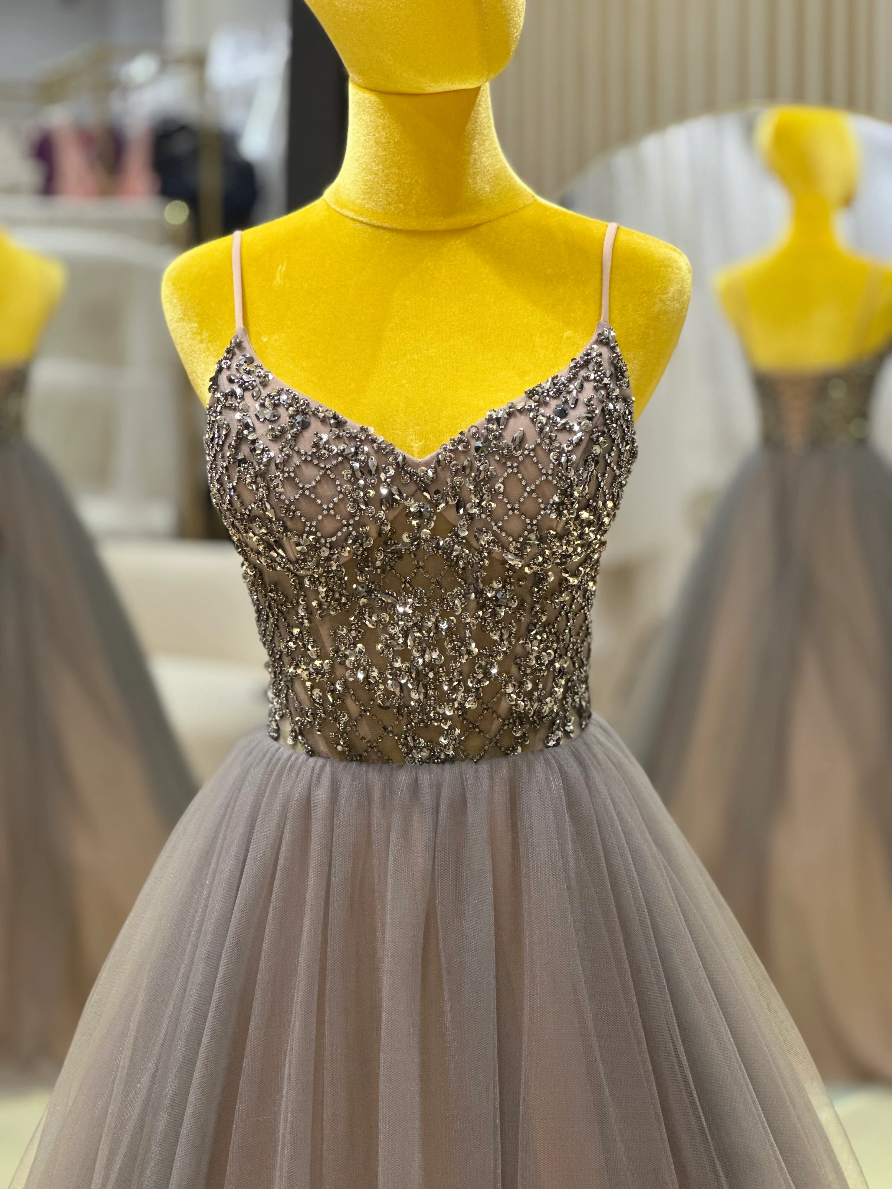 EG-AME-10002 EVENING GOWN LUX FABRIC WITH BEADS SIZE S BUST 84 WAIST 66 - Image 5