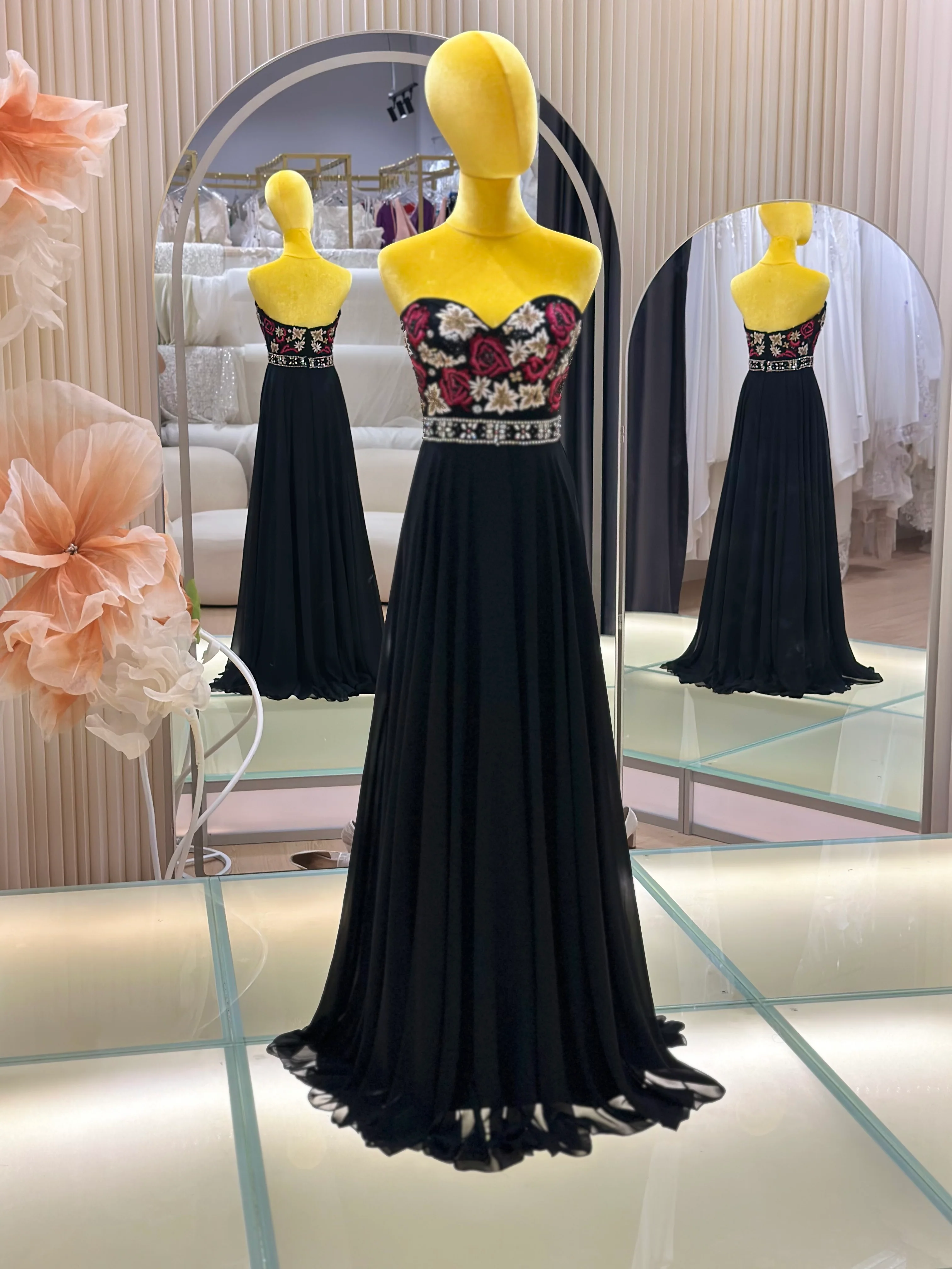 EG-AME-10009 EVENING GOWN PREMIUM FABRIC WITH BEADS SIZE L BUST 88 WAIST 72 - Image 2