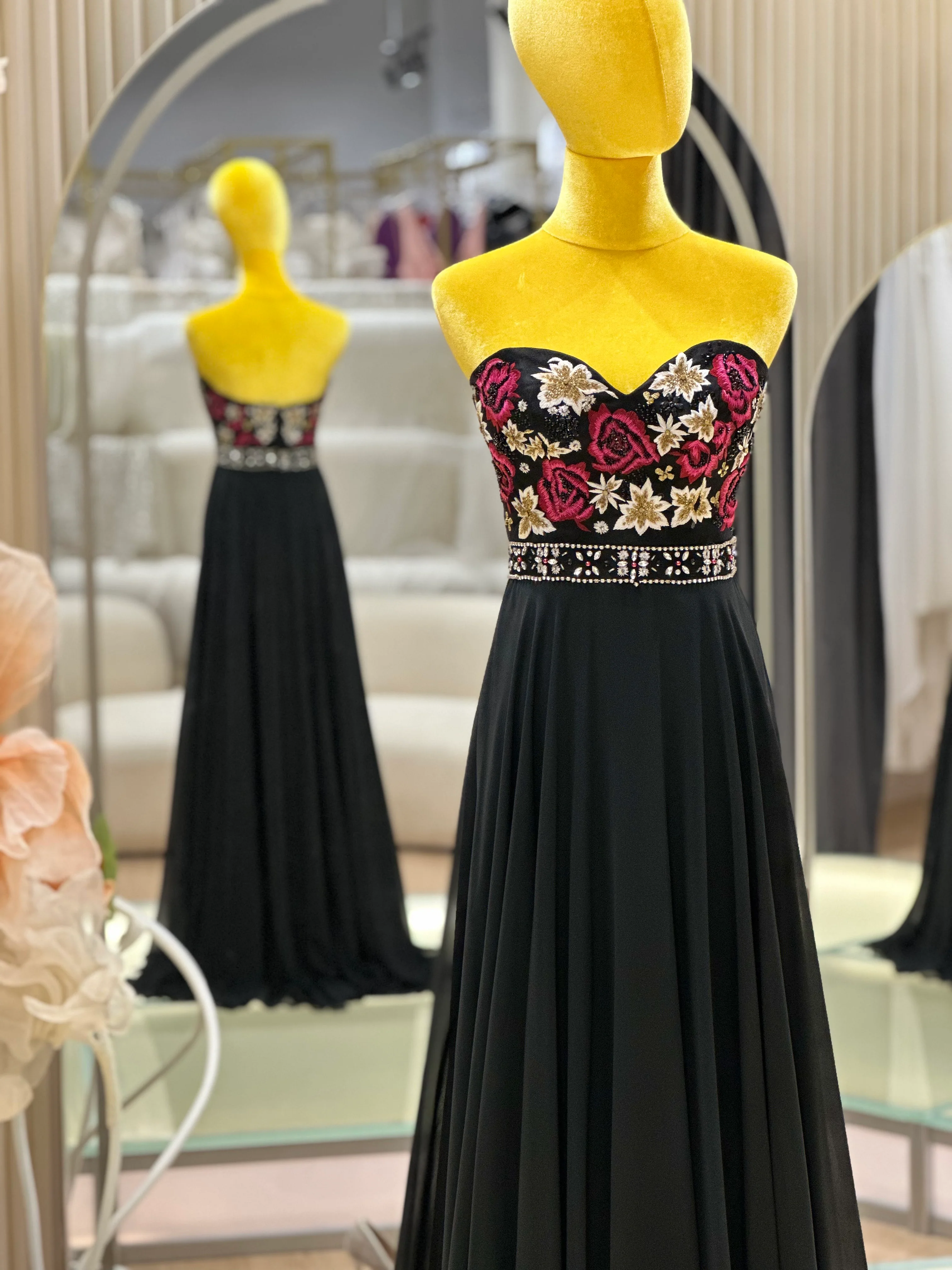 EG-AME-10009 EVENING GOWN PREMIUM FABRIC WITH BEADS SIZE L BUST 88 WAIST 72 - Image 3