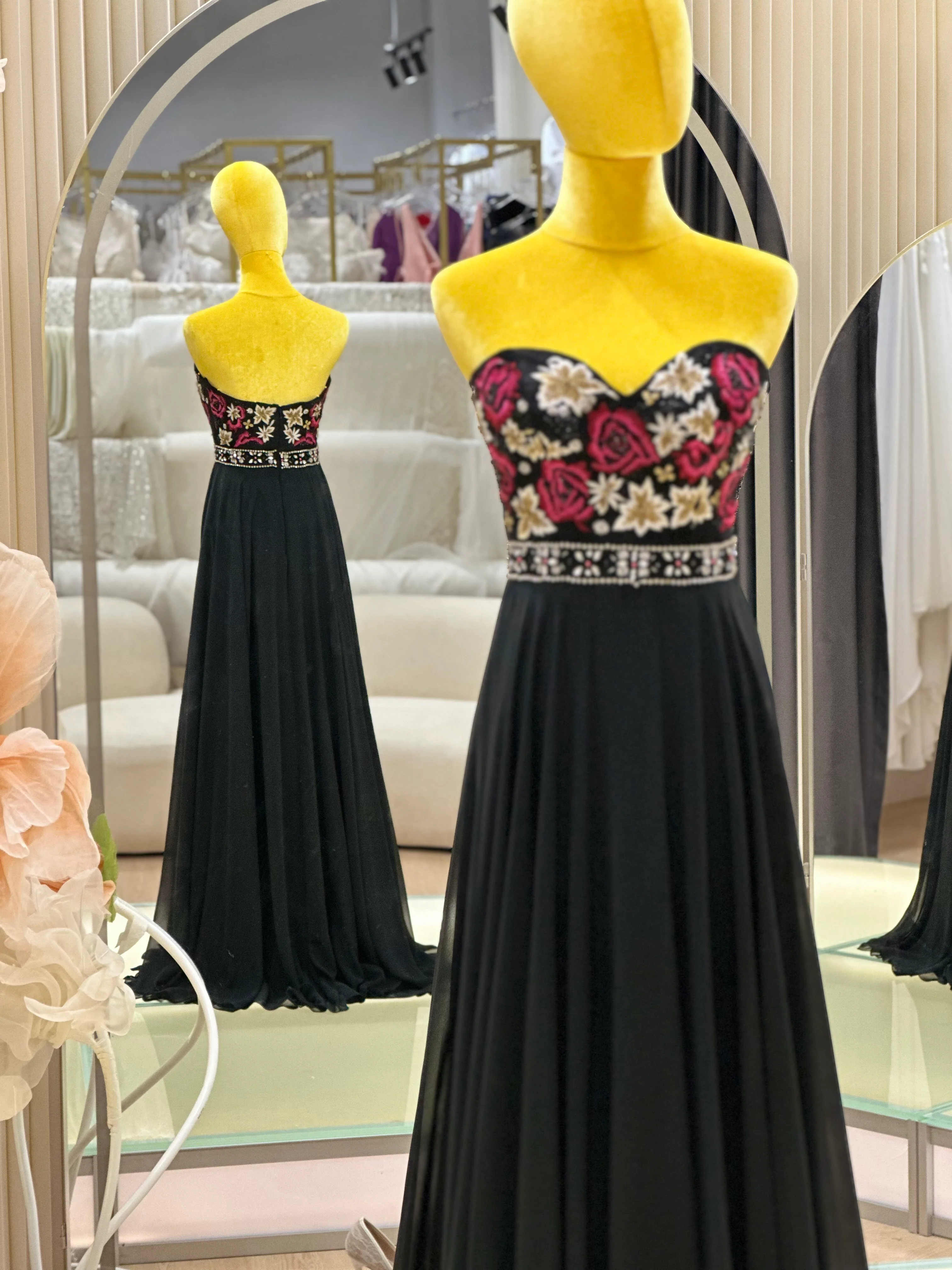 EG-AME-10009 EVENING GOWN PREMIUM FABRIC WITH BEADS SIZE L BUST 88 WAIST 72 - Image 4