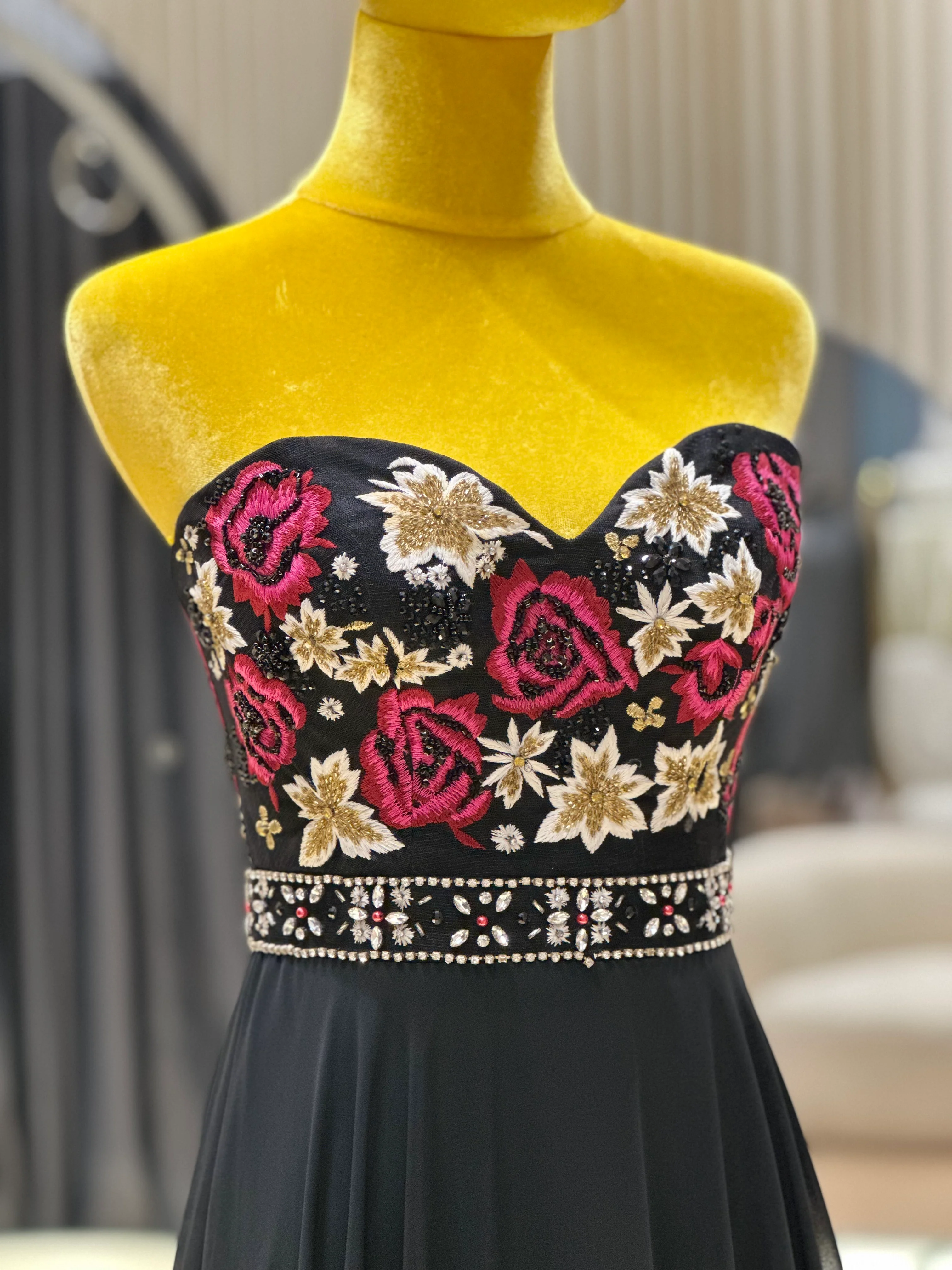 EG-AME-10009 EVENING GOWN PREMIUM FABRIC WITH BEADS SIZE L BUST 88 WAIST 72 - Image 8