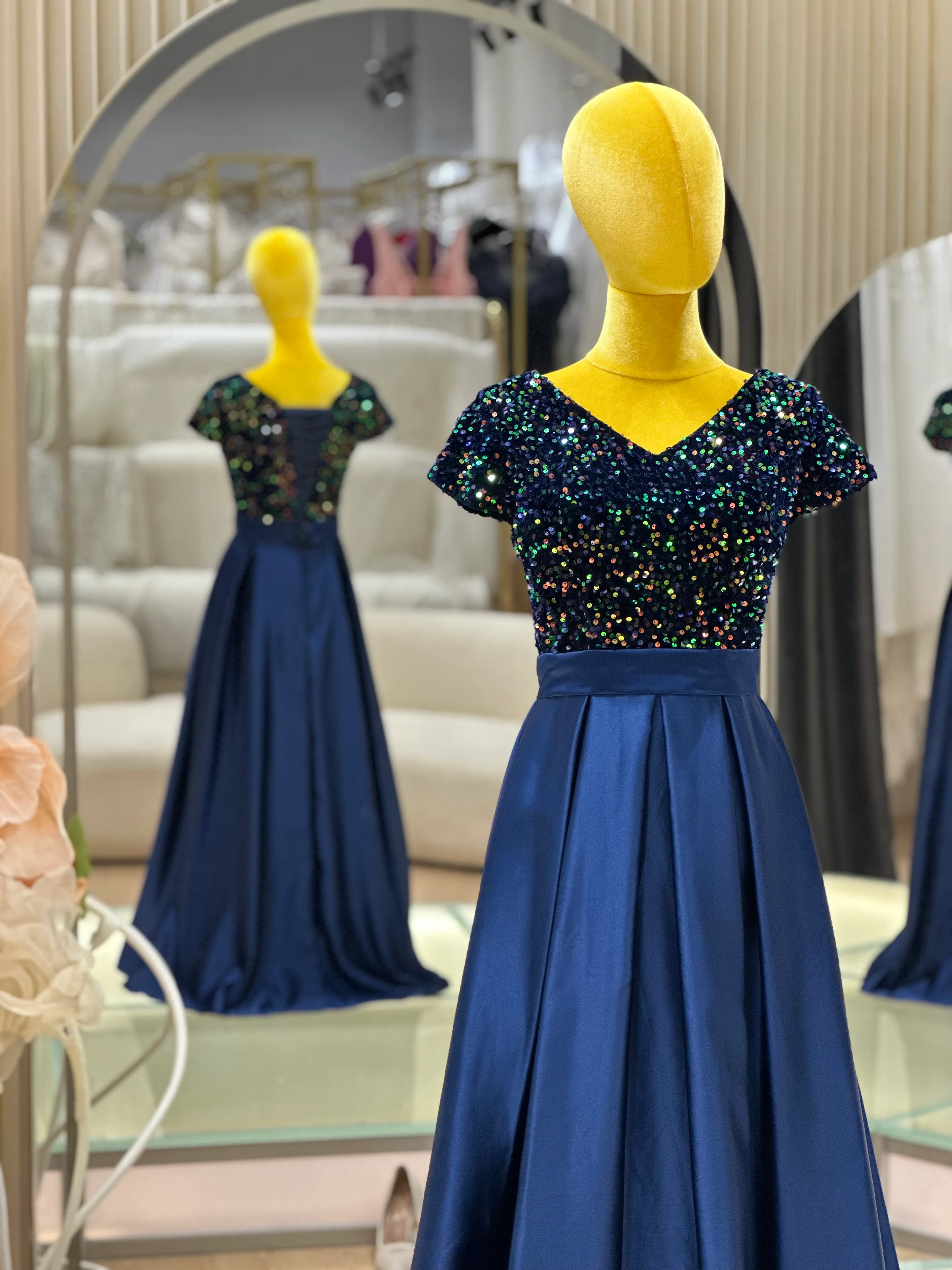 EG-AME-10012 EVENING GOWN PREMIUM FABRIC HALF SEQUIN SIZE S BUST 81 WAIST 67 - Image 3
