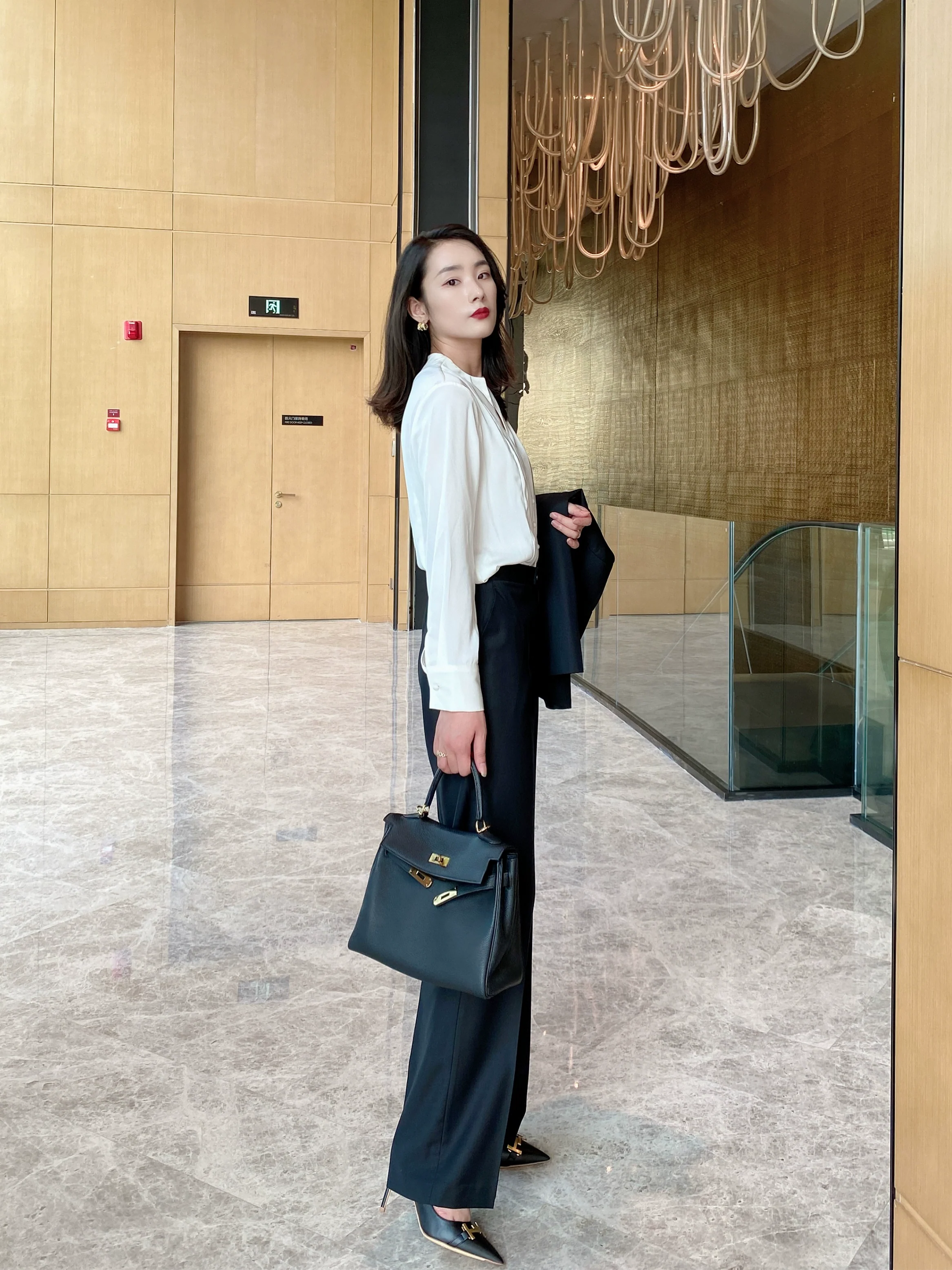 Elegant Autumn Oversized Long Sleeve White Shirt for Women - Image 5