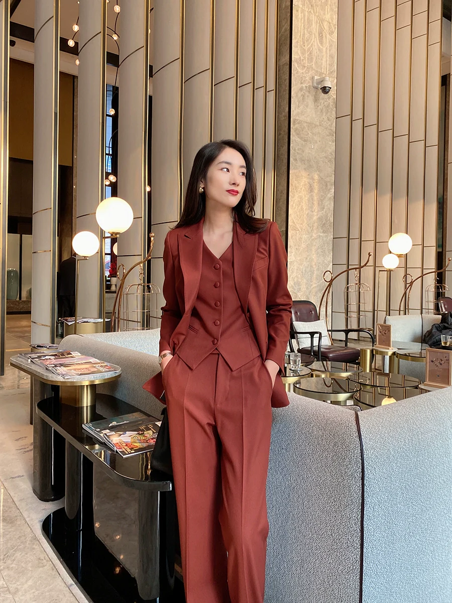 Elegant Burgundy 3-Piece Women's Suit Set with Vest and Trousers - Image 4