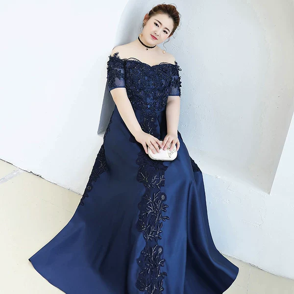Elegant Evening Dress - Image 5