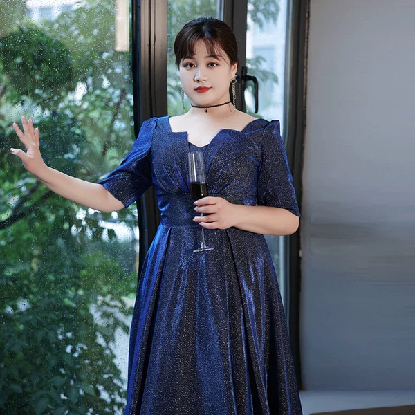 Elegant French Evening Dress - Image 4