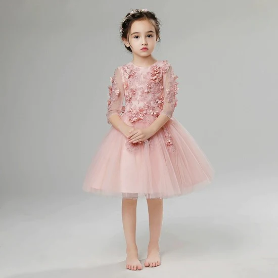 Elegant Long Sleeve Princess Wedding Dress for Piano Performance - Image 13
