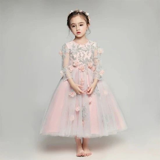 Elegant Long Sleeve Princess Wedding Dress for Piano Performance - Image 16