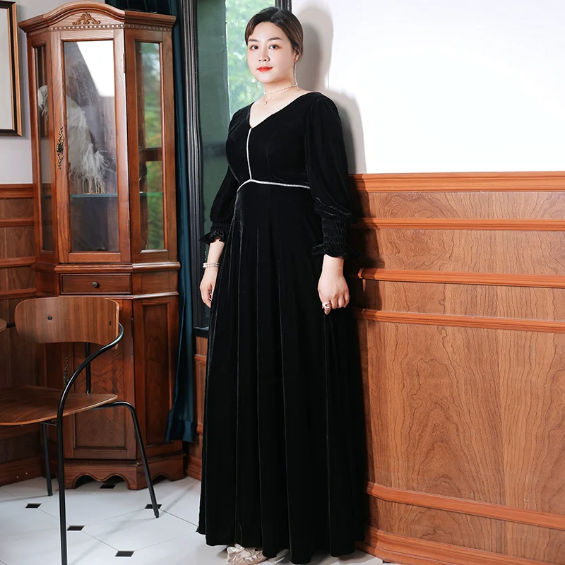 Elegant V-neck Evening Dress - Image 5