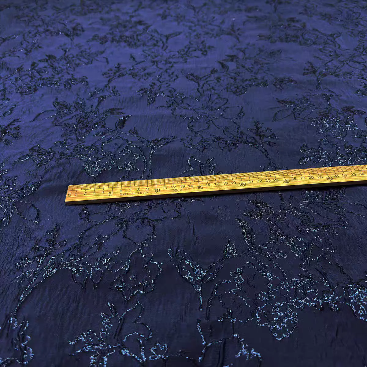 FAB-BROC-026 European and American spring and summer gold jacquard performance dress fabric puffy skirt concave and convex three-dimensional dark pattern fashion fabric customization - Image 3
