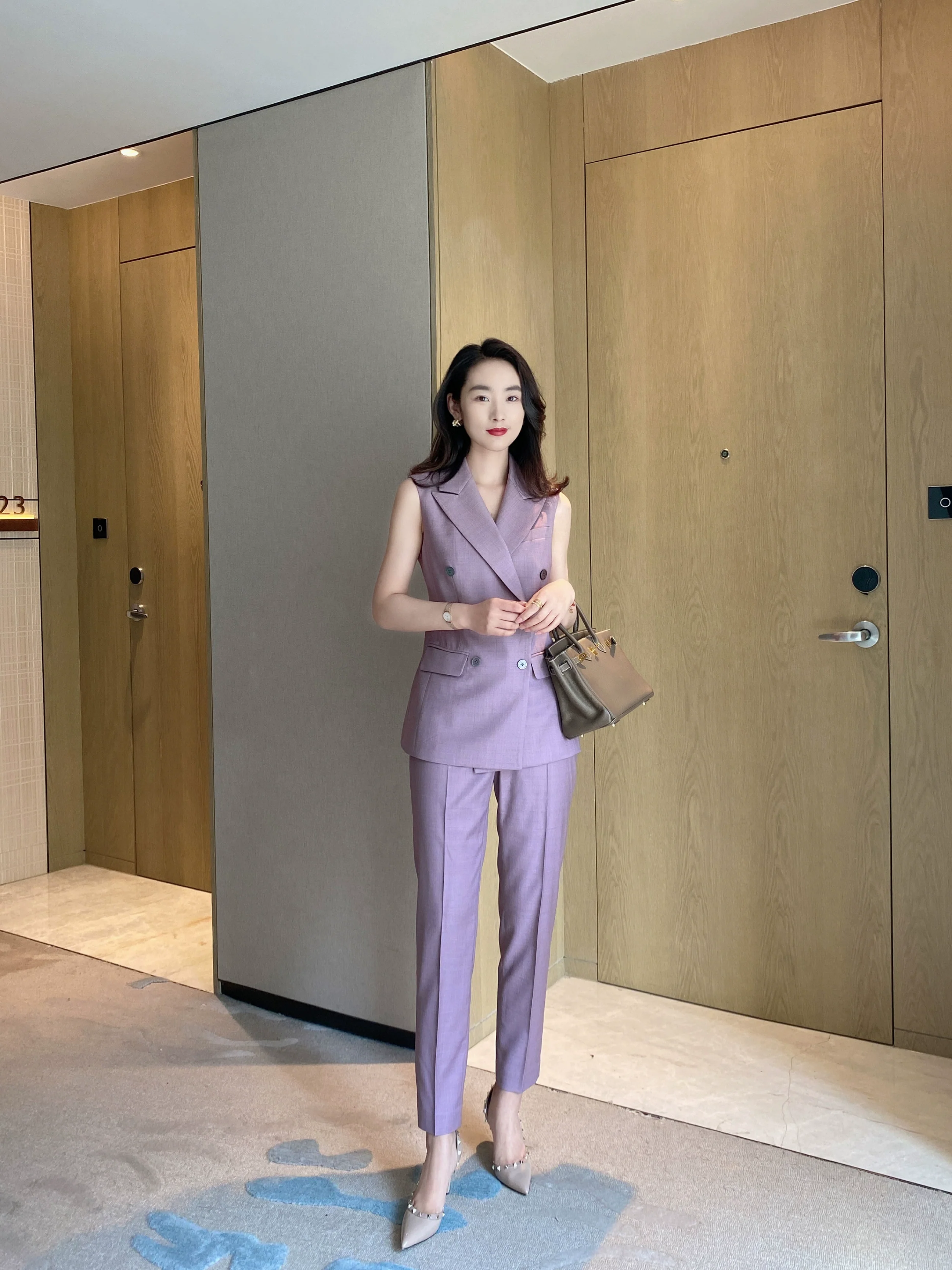 Summer Sleeveless Vest with Classic Suit Jacket and Slim Trousers - Image 2