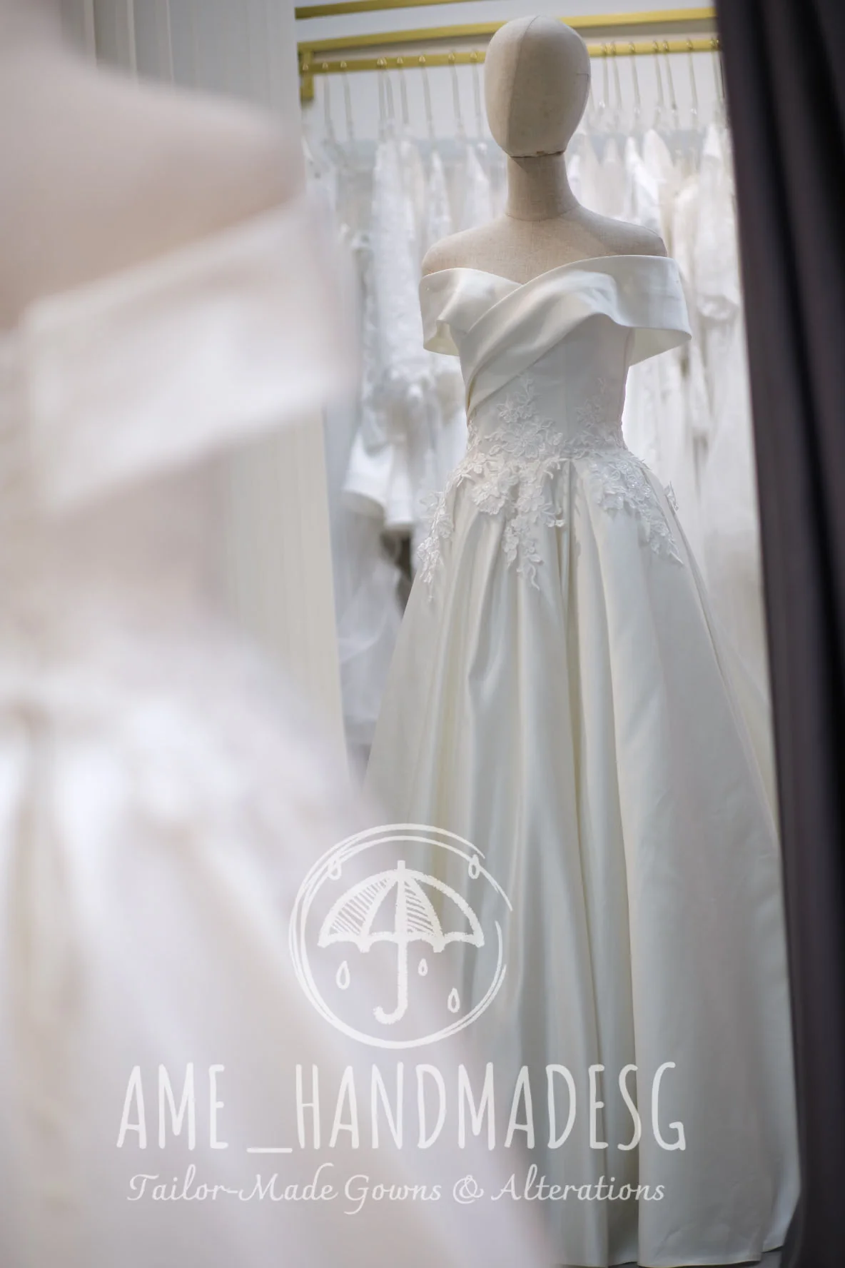 BG-WED-AME-10024 WEDDING GOWN LUX FABRIC HALF LACE WITH BEADED ADJUSTABLE SIZE XS-L - Image 3