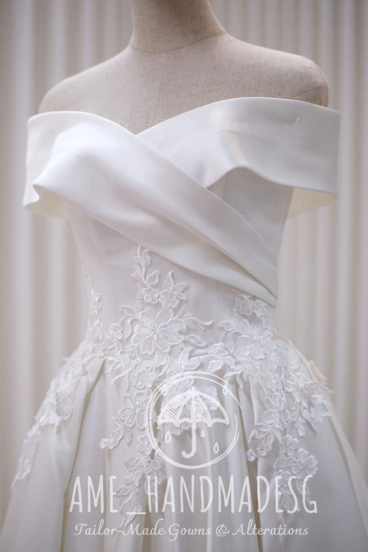 BG-WED-AME-10024 WEDDING GOWN LUX FABRIC HALF LACE WITH BEADED ADJUSTABLE SIZE XS-L - Image 4