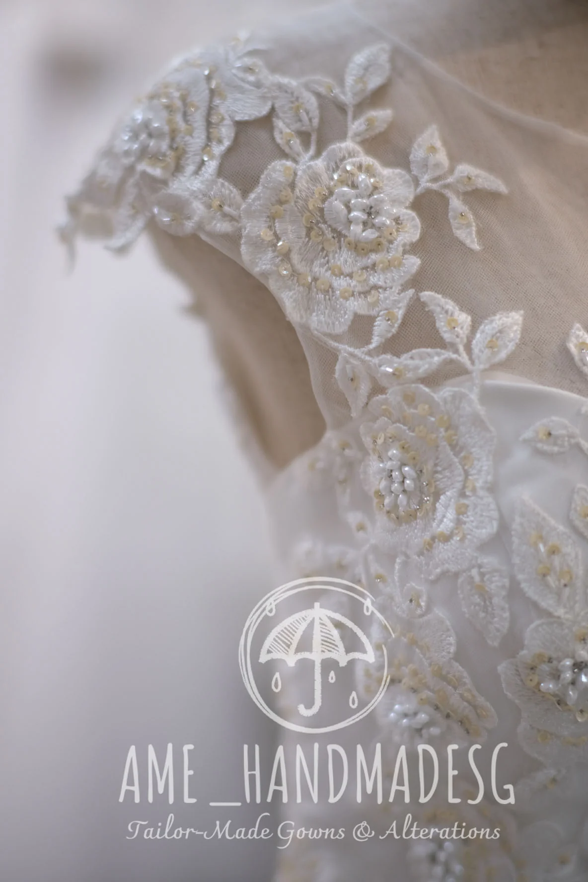 BG-WED-AME-10013 WEDDING GOWN PREMIUM FABRIC FULL APPLIQUE LACE WITH BEADED SIZE M , BUST 84-86 WAIST 68-70 - Image 9